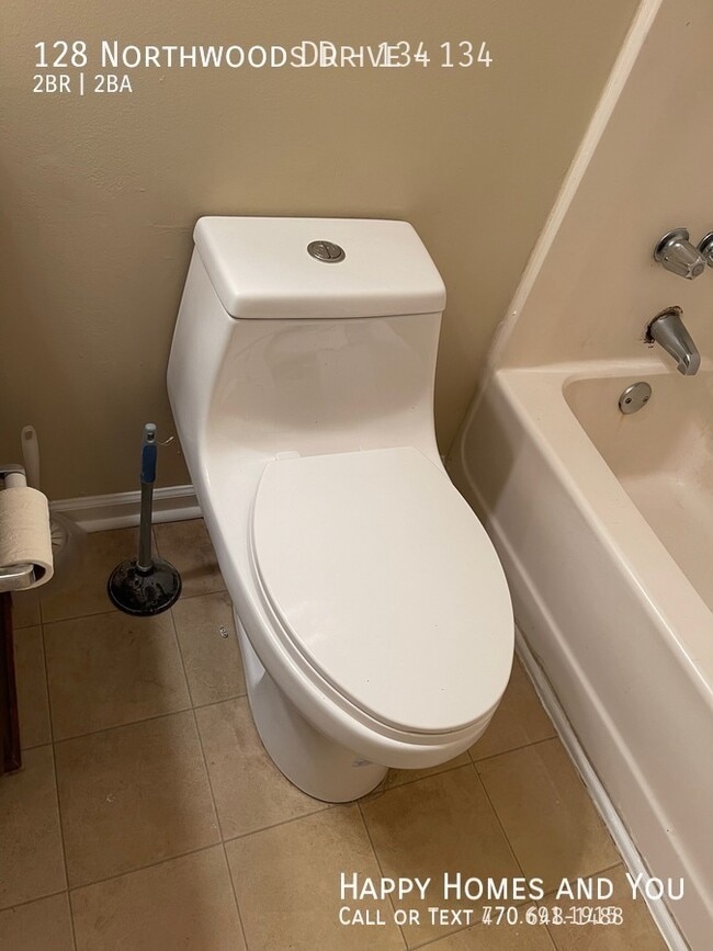 Building Photo - 128 Northwoods Dr