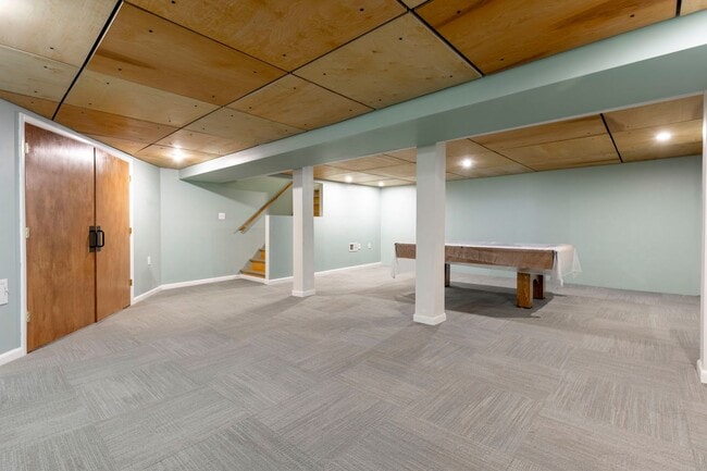 Building Photo - 3025 Vogue Ave