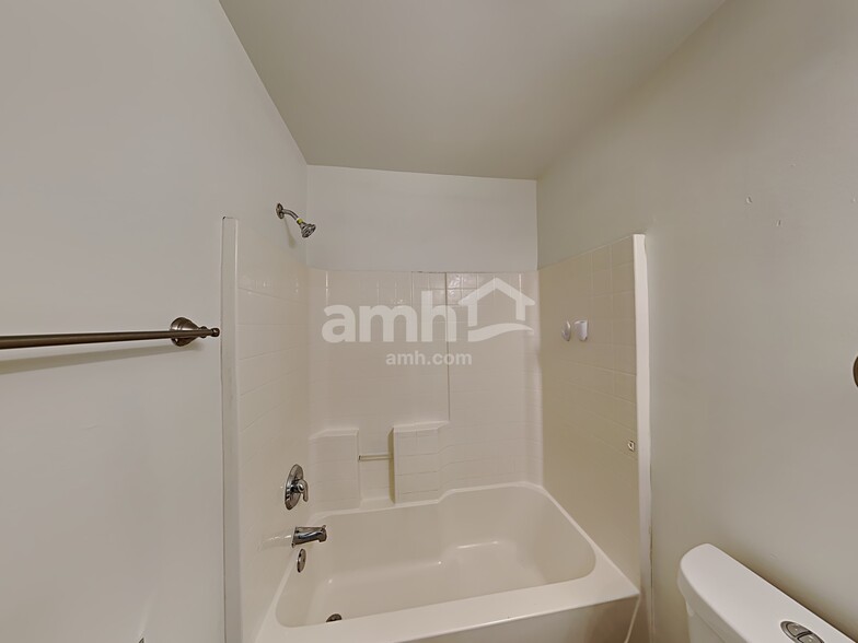Building Photo - 10630 Turkey Point Dr