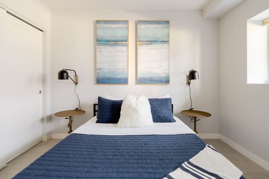 Building Photo - 911 SE 26th Ave