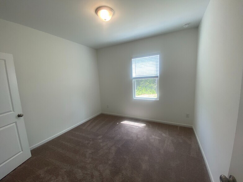 Building Photo - Room in Single Family Home on Luca Ter SW