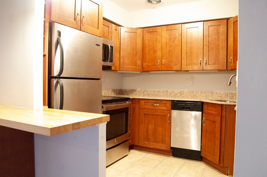 Building Photo - 744 W Gordon Ter