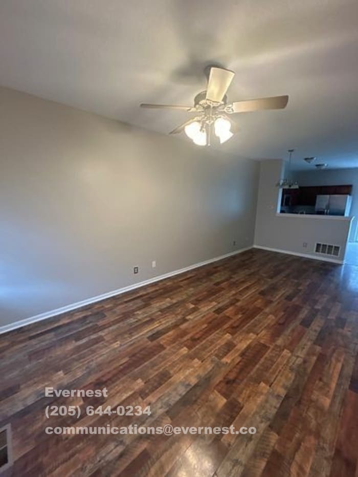 Building Photo - 1208 Green Dr