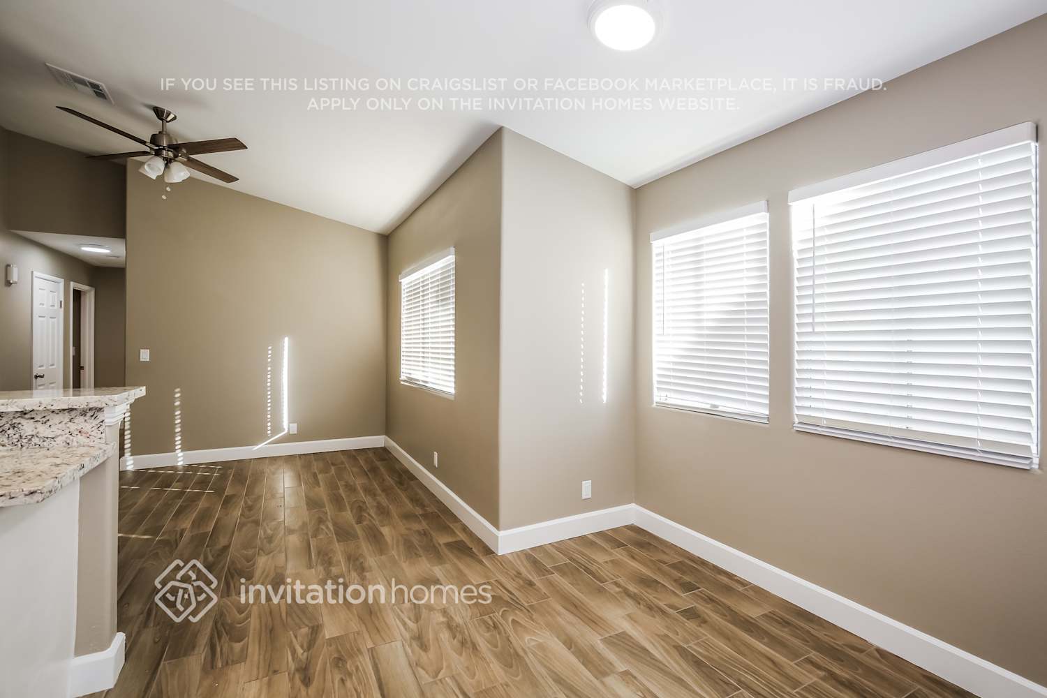 Building Photo - 490 Chelsea Dr