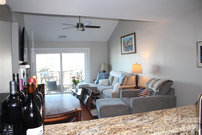 Building Photo - 18749 Vineyard Point Ln