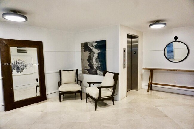 Building Photo - 605 Ocean Dr