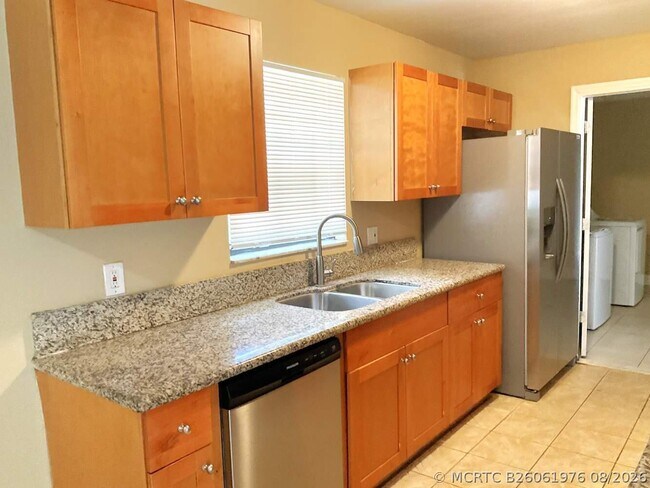 Building Photo - 6750 Royal Palm Beach Blvd