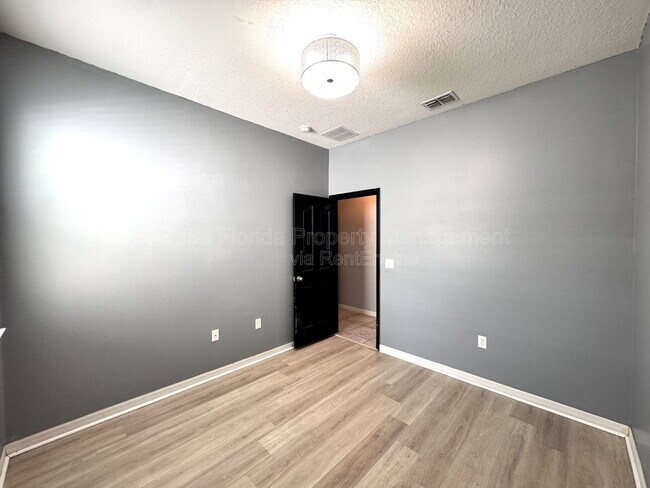 Building Photo - 11860 Thatcher Ave