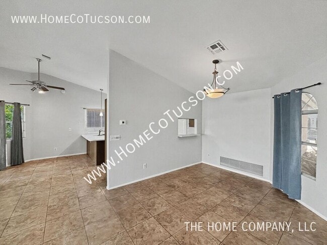 Building Photo - 12690 N Bandanna Way