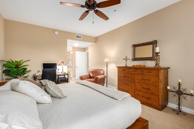 Building Photo - 2425 W Bronco Butte Trl