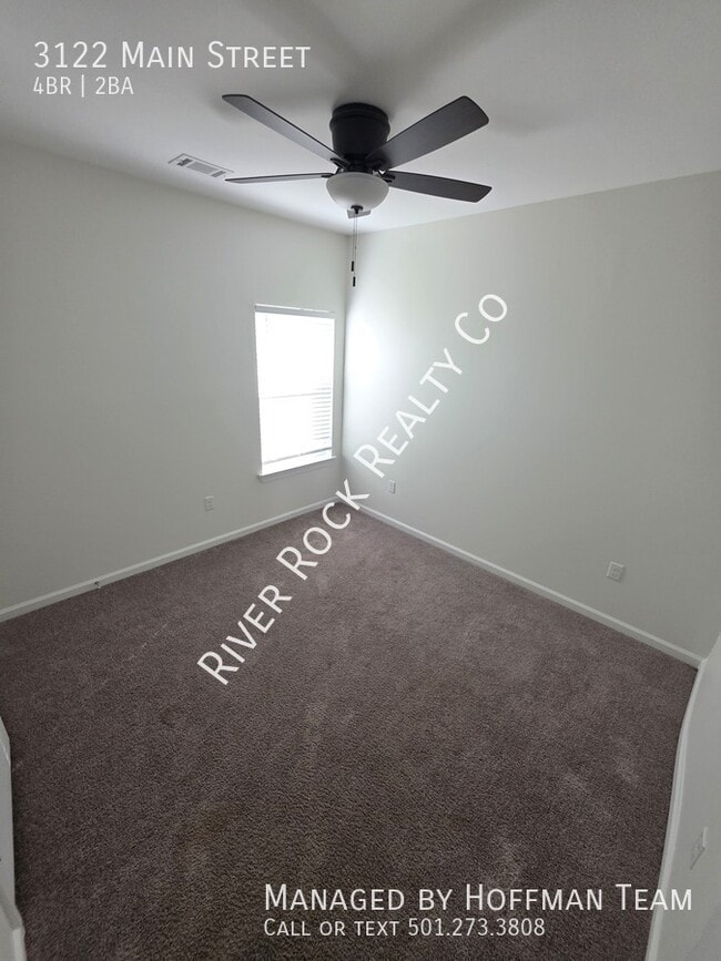 Building Photo - 3122 Main St