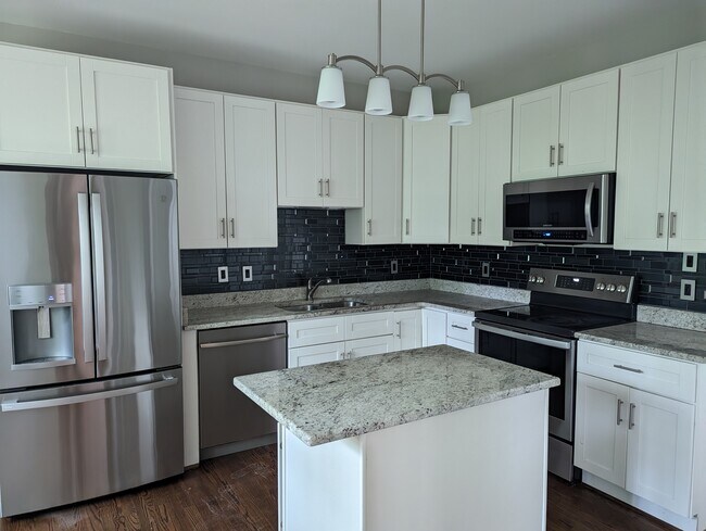 Building Photo - 300 Arlington Ridge