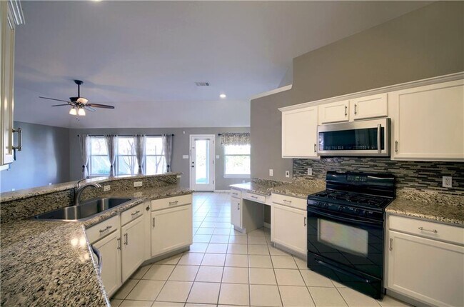 Building Photo - 129 Copperwood Loop