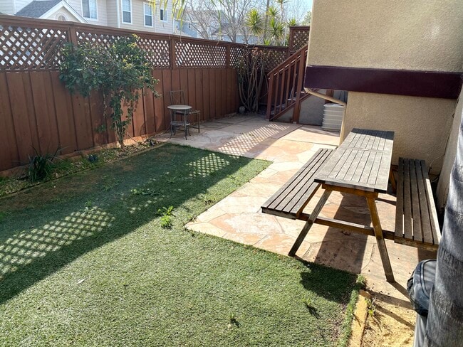 Building Photo - 624 Antioch Terrace