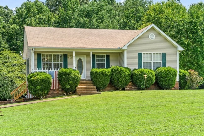 Building Photo - Adorable Home in Pleasant View- COMING SOON!