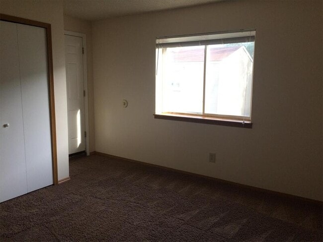 Building Photo - 504 Winnie Way