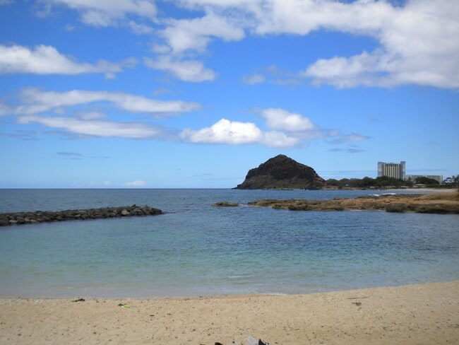 Building Photo - One Bedroom Makaha Surfside