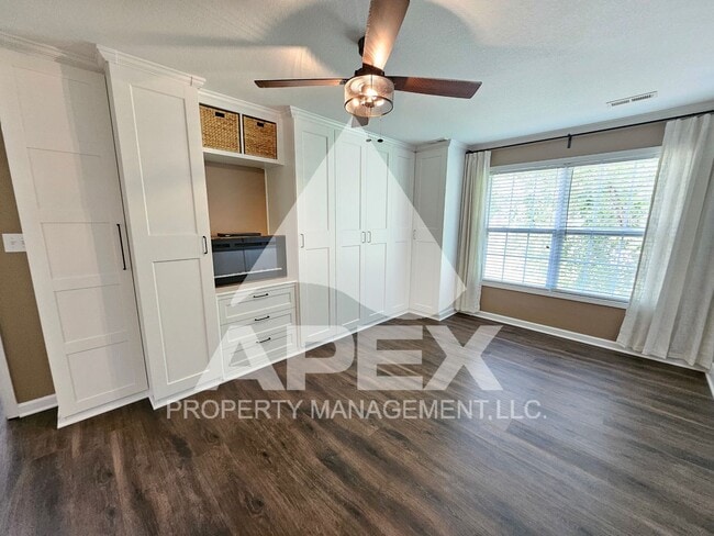 Building Photo - 5826 Wall Flower Ln