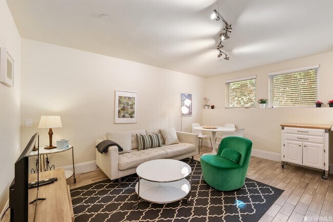 Building Photo - 2615 California St