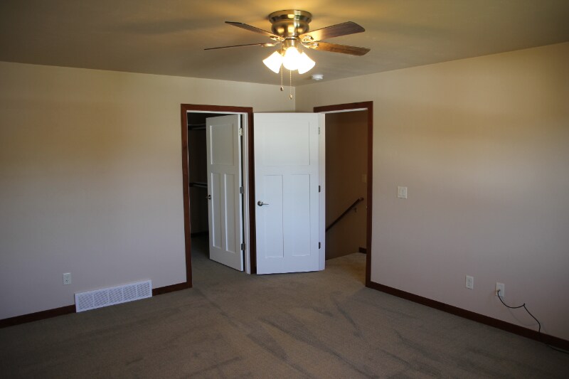 Building Photo - 2413 Welhouse Dr