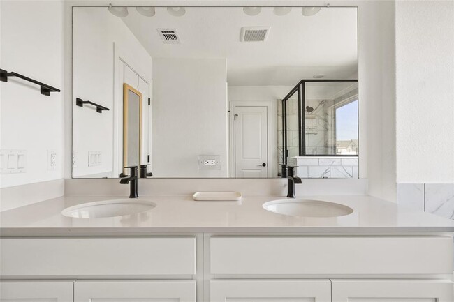 Building Photo - 304 Regatta Trl