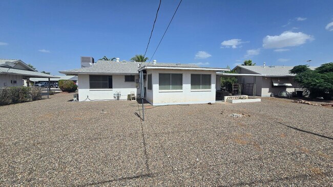 Building Photo - 10806 N 110th Dr