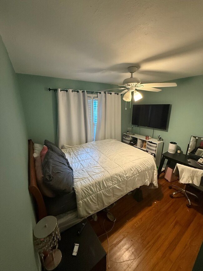 Building Photo - 3/2 Single Family Home Close to FSU!