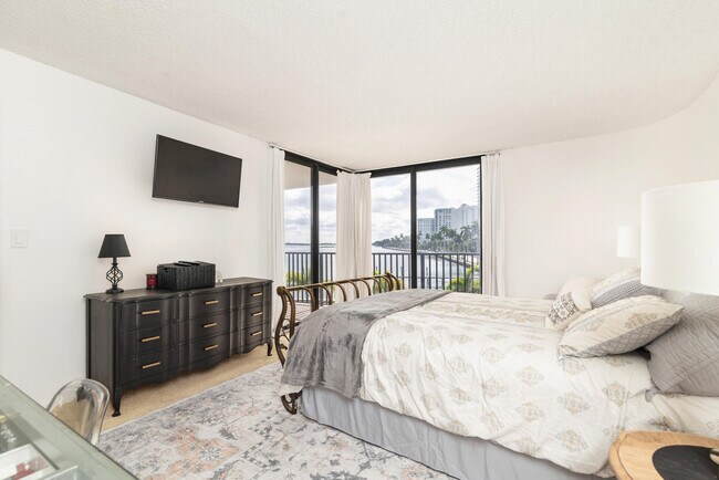 Building Photo - 1200 S Flagler Dr