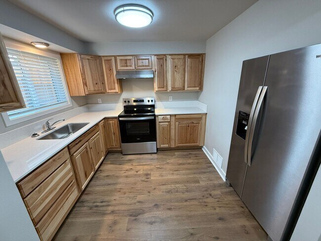 Building Photo - 1330-1334 SW 8th Ave Triplex/crema102-626