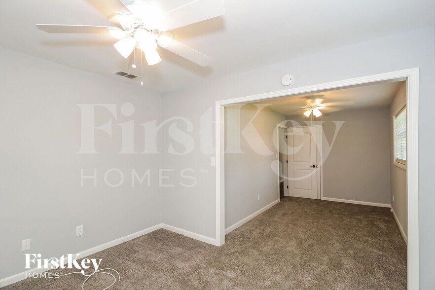 Building Photo - 76 Hunters Cir