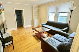 Building Photo - Varsity Management