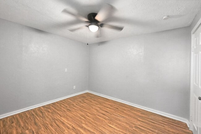 Building Photo - Newley remodeled 2 bedroom