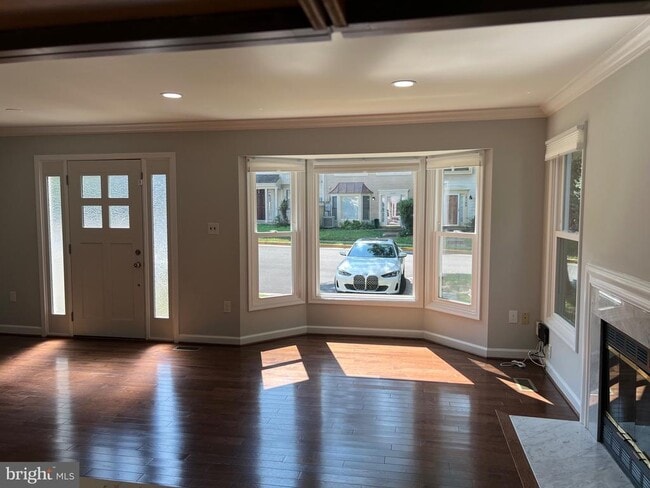 Building Photo - 12149 Salemtown Dr