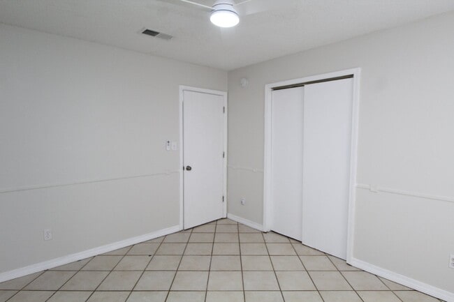 Building Photo - 3BR/2BA Brick Home in Southwest Pensacola ...