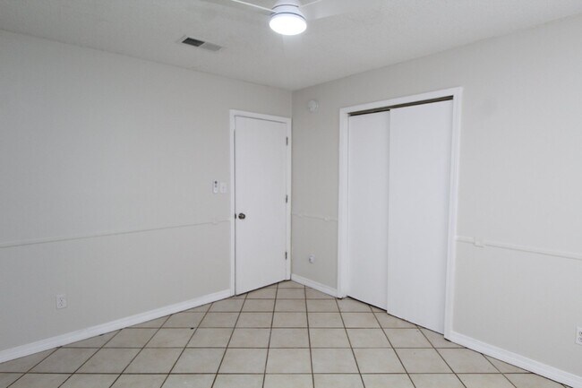 Building Photo - 3BR/2BA Brick Home in Southwest Pensacola – Coming Available 12/19