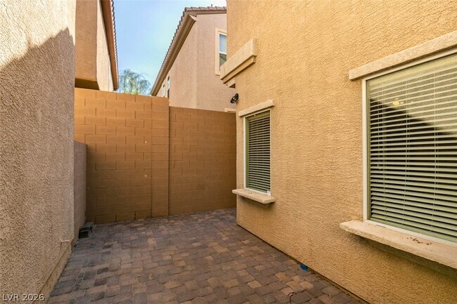 Building Photo - 169 Almond Ridge Pl