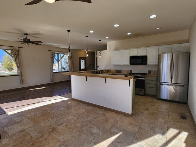 Building Photo - 2185 Quail Valley Ln