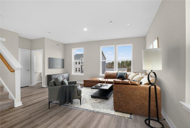 Building Photo - 704 Olivia St