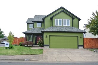 Building Photo - Spacious 3 bedroom in SE Albany