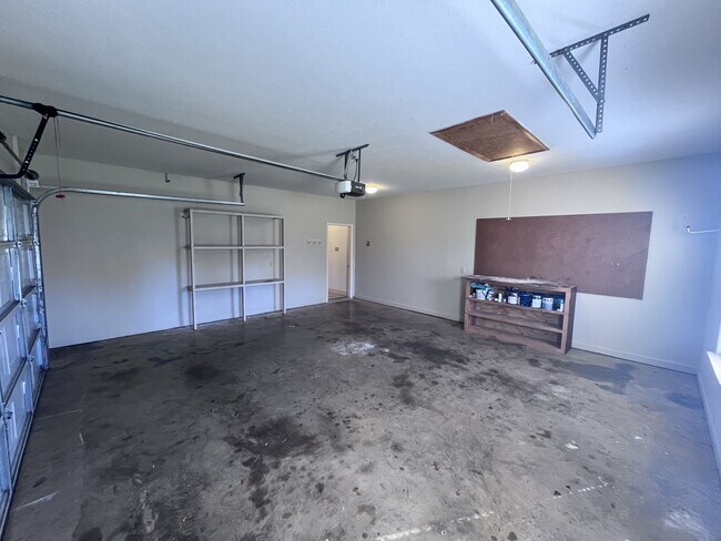 Building Photo - 29 Oak Crest Dr