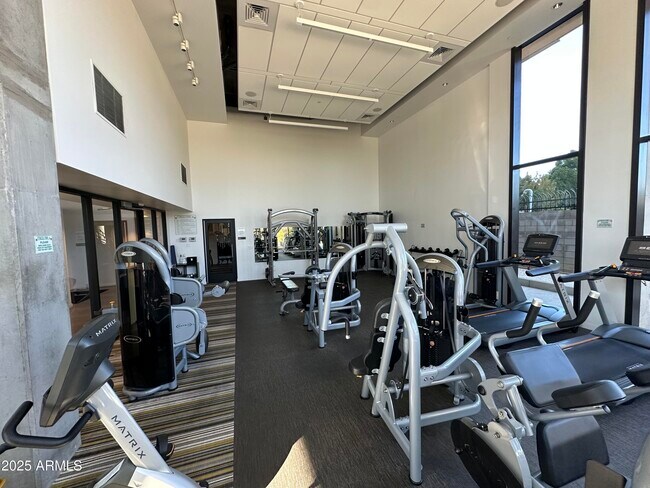 Building Photo - 200 W Portland St