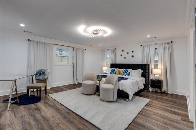 Building Photo - 551 Woodrow Ave