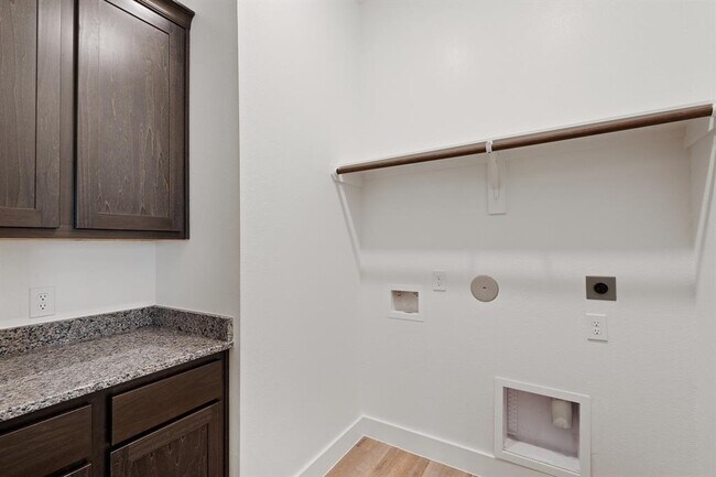 Building Photo - 10719 River Walk Dr