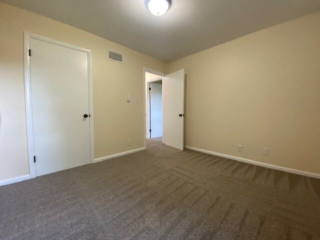 Building Photo - 220 Garland Dr