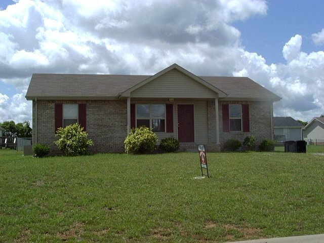 Primary Photo - 1052 E Monica Dr