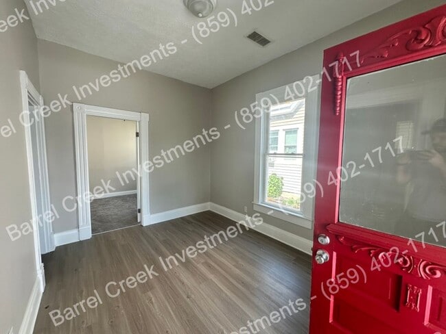 Building Photo - 3-Bed 1-Bath House + Bonus Room