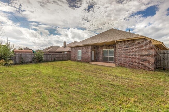 Building Photo - 15900 Cantera Creek Dr