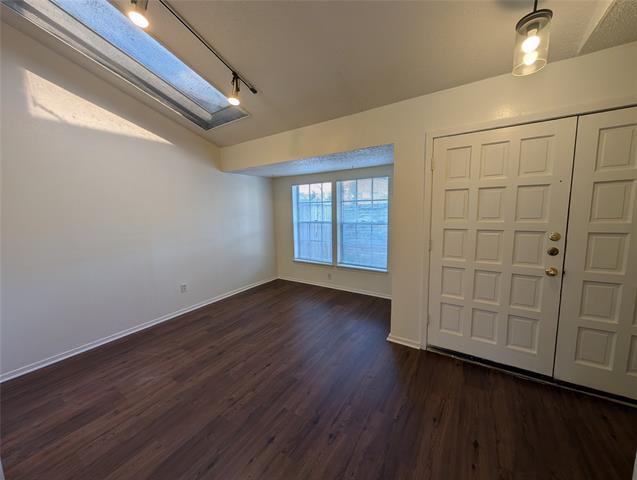 Building Photo - 8560 Park Ln