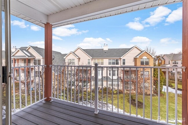 Building Photo - 421 Plymouth Rd