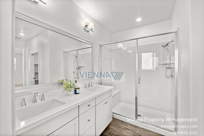 Building Photo - 6000 Waddington Wy